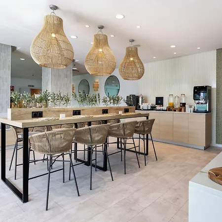 Alameda Centro Affiliated By Melia Szálloda Málaga