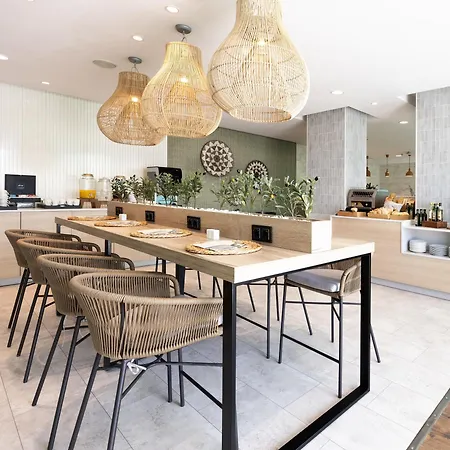 Alameda Centro Affiliated By Meliá Hotel 4*